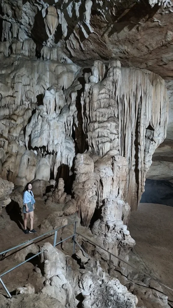 in-der-drachenhoehle-tropfsteine-thakhek-loop