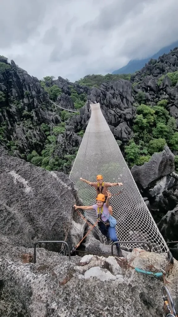 haengebruecke-the-rock-viewpoint-thakhek-loop