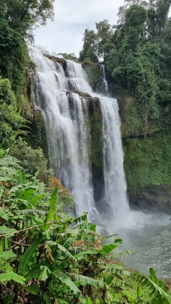 tad-yuang-wasserfall-kuehle-trockenzeit-oktober