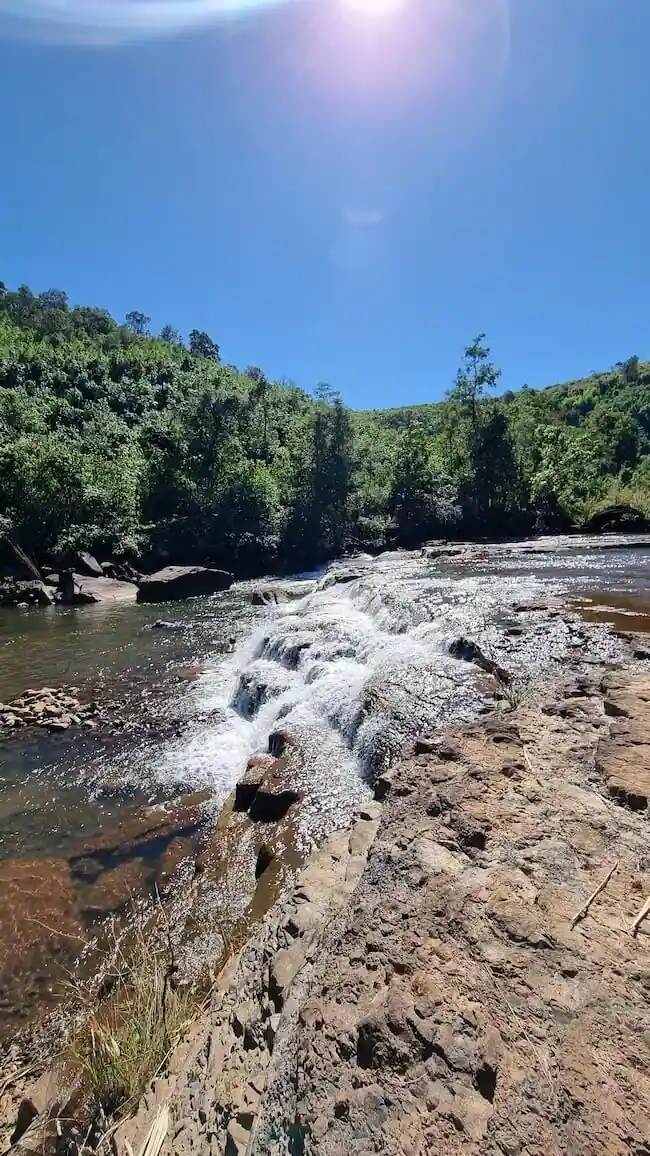 thalaleui wasserfall camping on the rock tad tayicseua