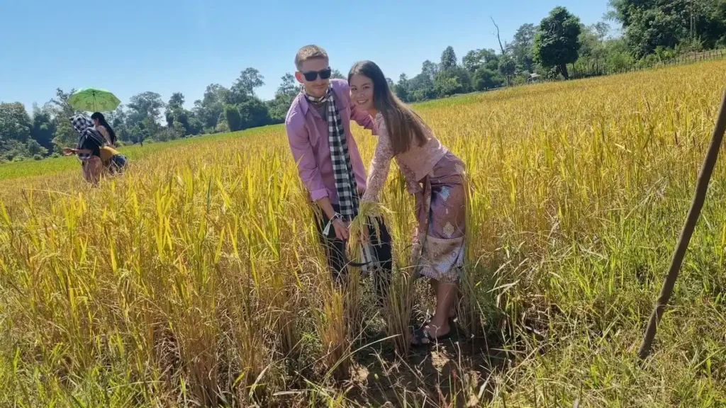 gastgeber 2 personen savannakhet homestay tour in den reisfeldern