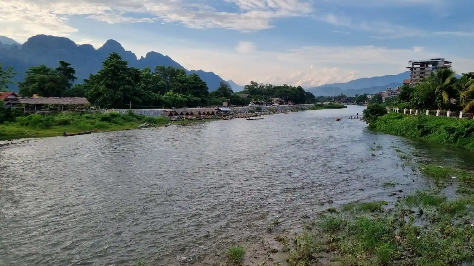 aussicht auf den fluss nam song in vang vieng